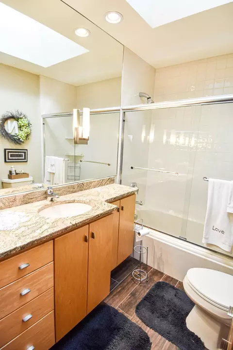 Bath - 1217 Taft St E, Thief River Falls, MN 56701 photo 1 of 4