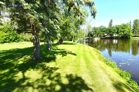 Exterior - 1217 Taft St E, Thief River Falls, MN 56701 photo 14 of 17
