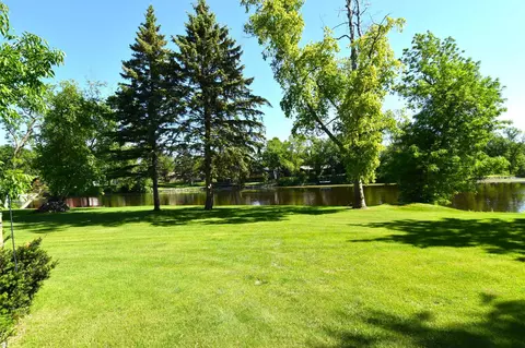 Exterior - 1217 Taft St E, Thief River Falls, MN 56701 photo 4 of 17