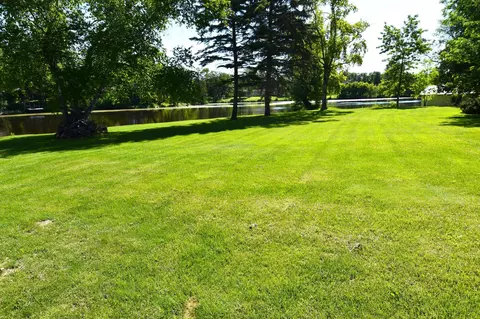 Exterior - 1217 Taft St E, Thief River Falls, MN 56701 photo 15 of 17
