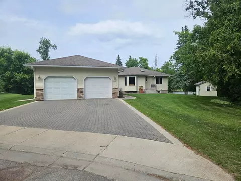 Exterior - 1217 Taft St E, Thief River Falls, MN 56701 photo 2 of 17