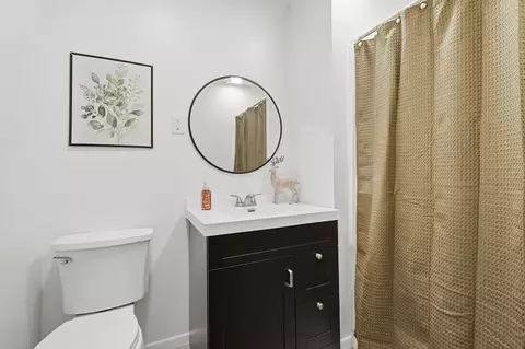 Bath - 540 Forest St, Kenyon, MN 55946 photo 2 of 4