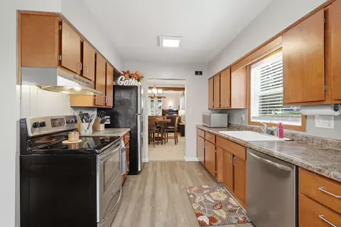 Kitchen - 540 Forest St, Kenyon, MN 55946 photo 2 of 4