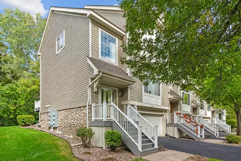 8841 Brunswick Path, Inver Grove Heights, MN 55076