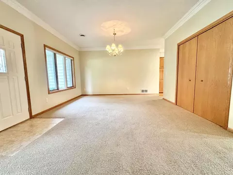 Living - 1112 Travis Rd, Marshall, MN 56258 photo 3 of 5