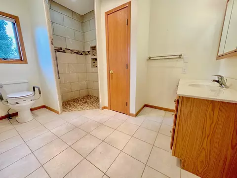 Bath - 1112 Travis Rd, Marshall, MN 56258 photo 1 of 1