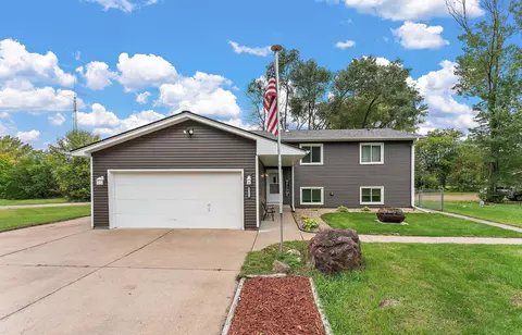 25300 Itasca Ave, Forest Lake, MN 55025