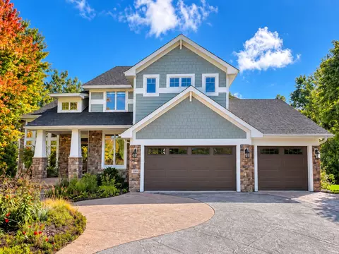 21761 Pine Tree Cir, Lakeville, MN 55044