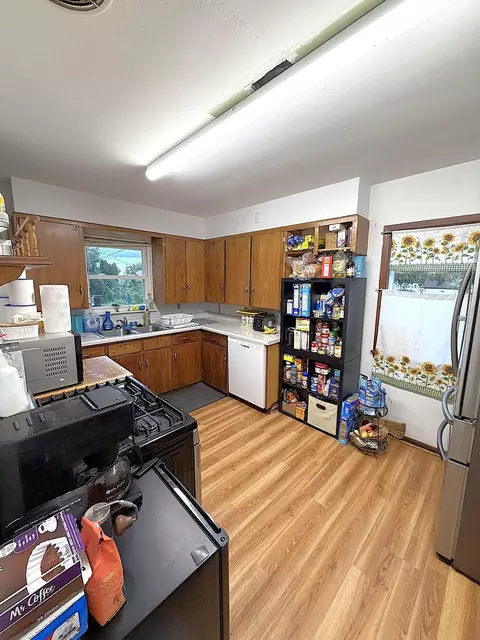 Kitchen - 65 1st St SE, Elgin, MN 55932 photo 1 of 4