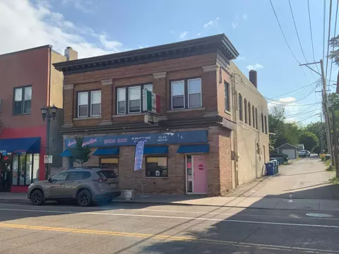 886 Payne Ave, Saint Paul, MN 55130
