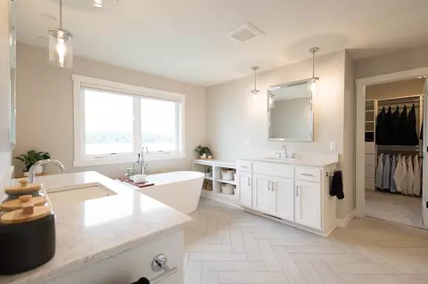 Bath - 5036 Enchanted Rd, Mound, MN 55364 photo 1 of 6