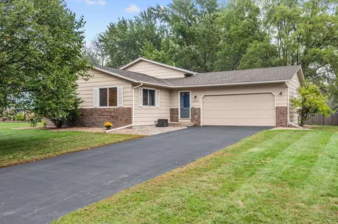 9612 Union Terrace Ln N, Maple Grove, MN 55369