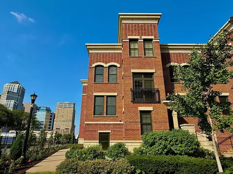 511 S 10th St #5, Minneapolis, MN 55404