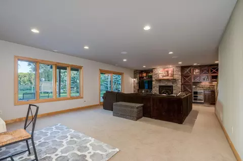 Living - 44229 Willow Rd, Saint Peter, MN 56082 photo 5 of 6