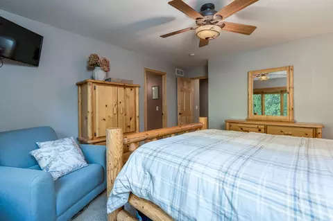 Bedroom - 44229 Willow Rd, Saint Peter, MN 56082 photo 4 of 8