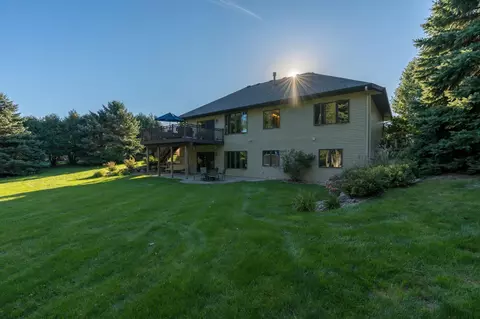 Exterior - 44229 Willow Rd, Saint Peter, MN 56082 photo 8 of 14