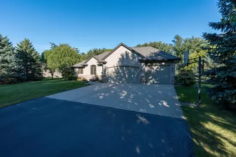 Exterior - 44229 Willow Rd, Saint Peter, MN 56082 photo 2 of 14