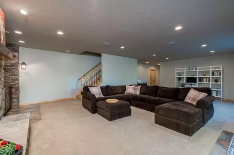 Living - 44229 Willow Rd, Saint Peter, MN 56082 photo 3 of 6