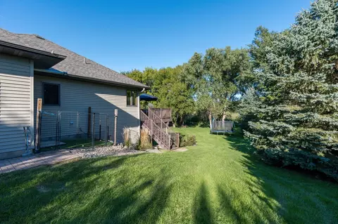 Exterior - 44229 Willow Rd, Saint Peter, MN 56082 photo 4 of 14