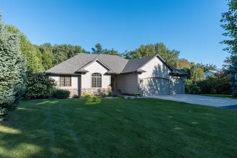 Exterior - 44229 Willow Rd, Saint Peter, MN 56082 photo 1 of 14