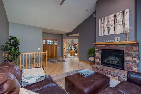 Entry Way - 44229 Willow Rd, Saint Peter, MN 56082 photo 3 of 3
