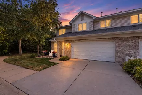 10100 Bridgehill Ter, Eden Prairie, MN 55347