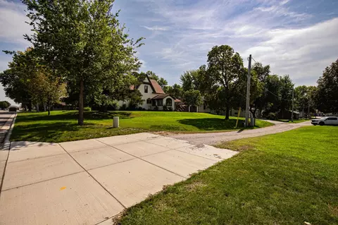 Exterior - 301 E Depue Ave, Olivia, MN 56277 photo 4 of 11