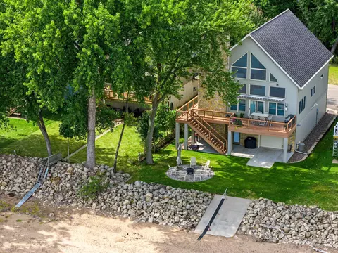600 Central Point Rd, Lake City, MN 55041