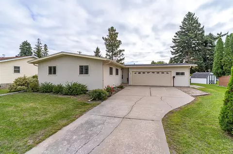 1618 Hoven Ln, Crookston, MN 56716