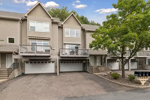 9820 Cove Dr, Minnetonka, MN 55305