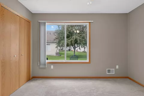 Bedroom - 9254 Prairieview Trl N, Champlin, MN 55316 photo 4 of 10
