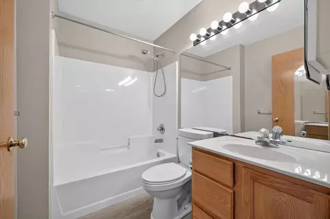 Bath - 9254 Prairieview Trl N, Champlin, MN 55316 photo 2 of 2