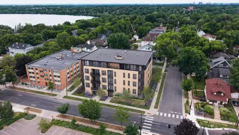 2825 W 44th St #1, Minneapolis, MN 55410