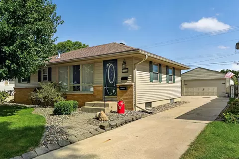 2528 11th Ave NW, Rochester, MN 55901