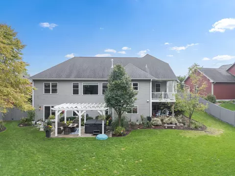 4053 Stone Point Dr NE, Rochester, MN 55906
