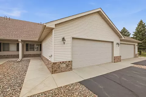 606 Graceview Dr, Saint Joseph, MN 56374