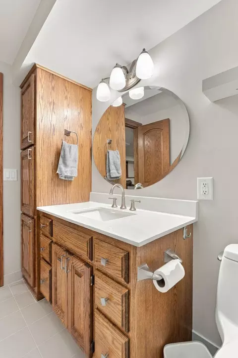 Bath - 4760 Larson Rd, Shoreview, MN 55126 photo 7 of 7