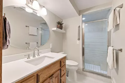 Bath - 4760 Larson Rd, Shoreview, MN 55126 photo 6 of 7