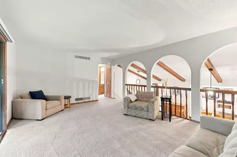 Entry Way - 4760 Larson Rd, Shoreview, MN 55126 photo 4 of 5