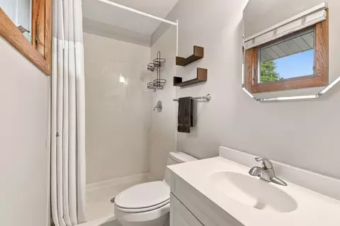Bath - 4760 Larson Rd, Shoreview, MN 55126 photo 1 of 7