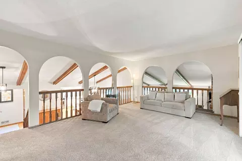 Entry Way - 4760 Larson Rd, Shoreview, MN 55126 photo 5 of 5