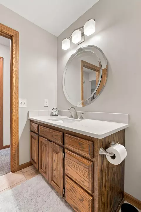 Bath - 4760 Larson Rd, Shoreview, MN 55126 photo 5 of 7