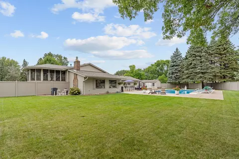 Exterior - 4760 Larson Rd, Shoreview, MN 55126 photo 11 of 14