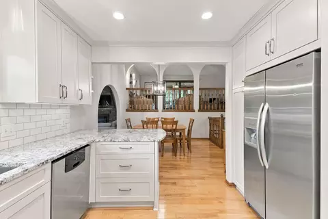 Kitchen - 4760 Larson Rd, Shoreview, MN 55126 photo 5 of 5