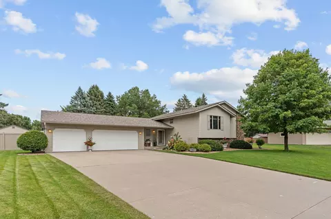 Exterior - 4760 Larson Rd, Shoreview, MN 55126 photo 2 of 14