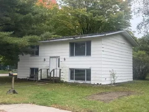 601 6th St SW, Little Falls, MN 56345