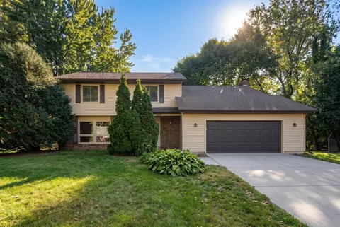 9829 105th Ave N, Maple Grove, MN 55369