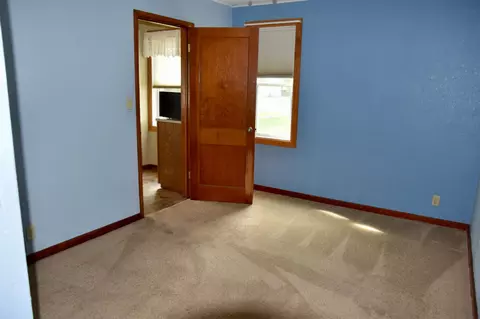 Bedroom - 1069 Pine St, Ocheyedan, IA 51354 photo 2 of 8
