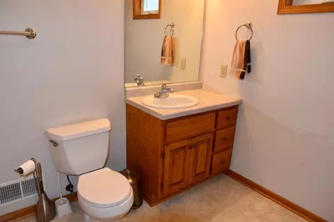 Bath - 1069 Pine St, Ocheyedan, IA 51354 photo 3 of 3