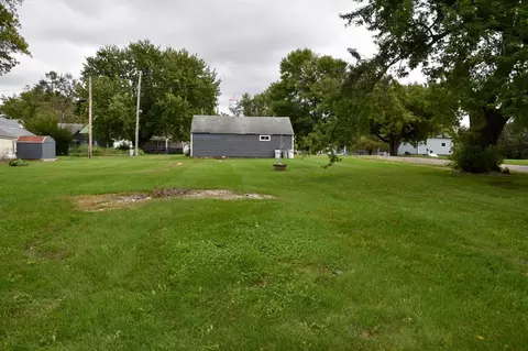 Exterior - 1069 Pine St, Ocheyedan, IA 51354 photo 11 of 12